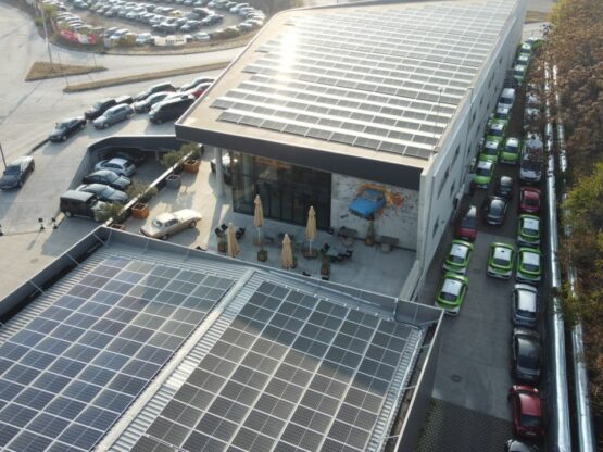 Photovoltaikanlage auf den Dächern – Autohaus BG, 400kW
