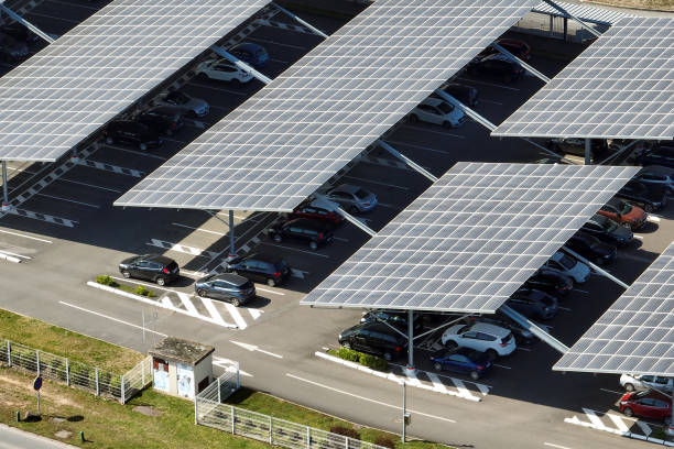 Соларни системи на покриви на навеси за автомобили