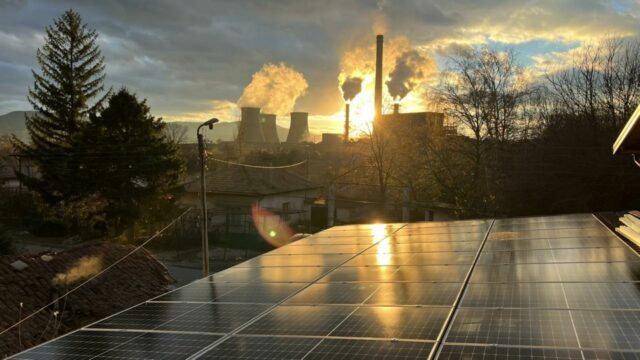 Construction of a rooftop photovoltaic installation for Tasty World, 30kW