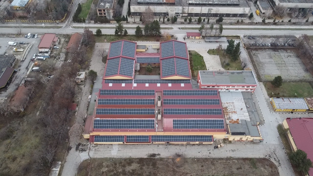 Покривна соларна система за фабрика Искра, Първомай