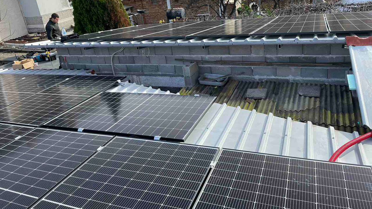23kW соларна система на покрив на къща