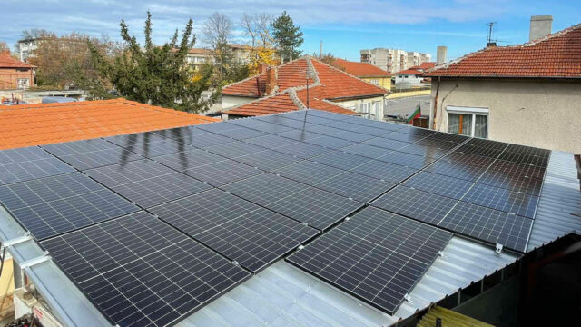 Construction of photovoltaic installation on a roof in the town of Parvomay, 23kW